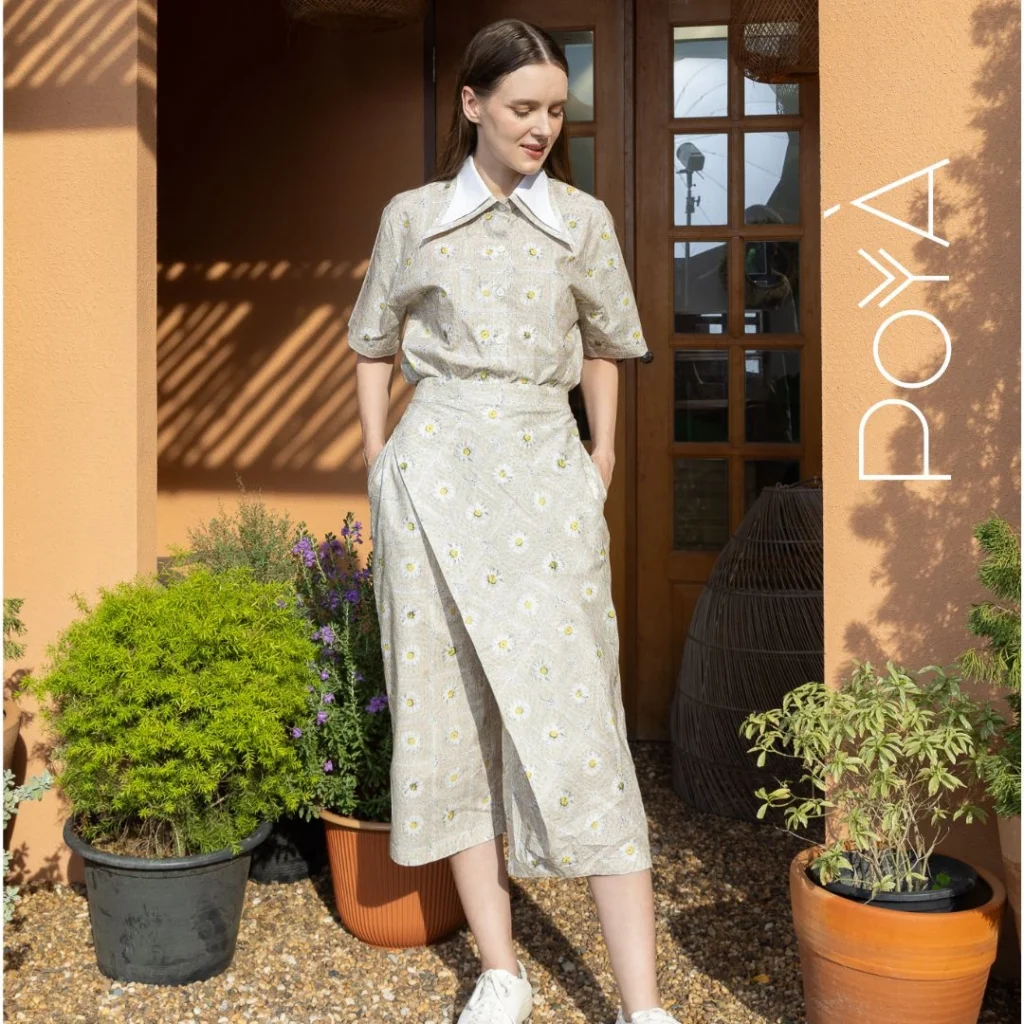POYA daisy jacquard set, full length, terracotta archway
